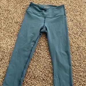 Nobull Capri size small
